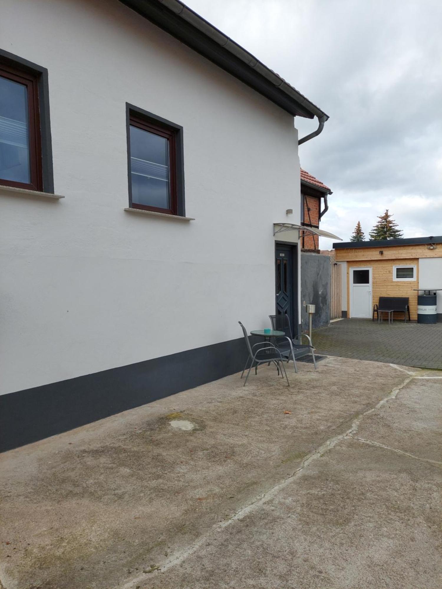 Ganze Ferienwohnung 5 Km Von Erfurt, Mit Kaffeevollautomat, Tv, Wlan, Boxspringbett, Schlafsofa Und Einkaufsmoeglichkeiten, Sehr Gute Anbindung Zur A71 Und A4, Kostenloser Oeff Parkplatz Fuer Pkw Und Transporter Elxleben Luaran gambar